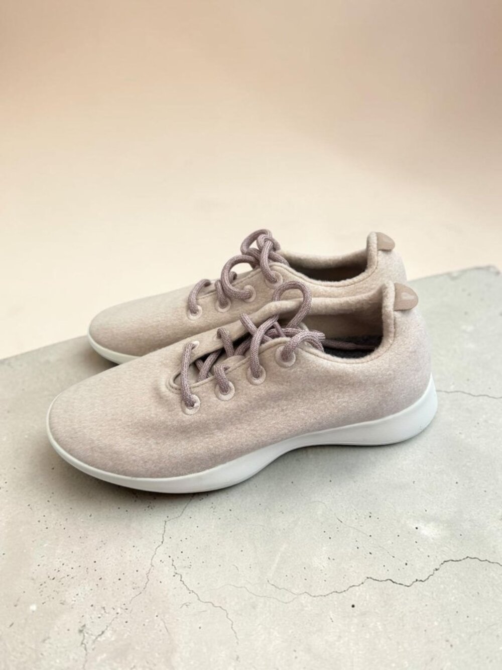 ALLBIRDS Women's Almond Beige Sneaker Size 9